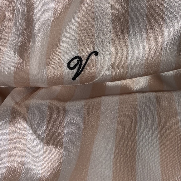 NWT VICTORIA'S SECRET Satin Long PJ Set- xs small - Picture 7 of 7